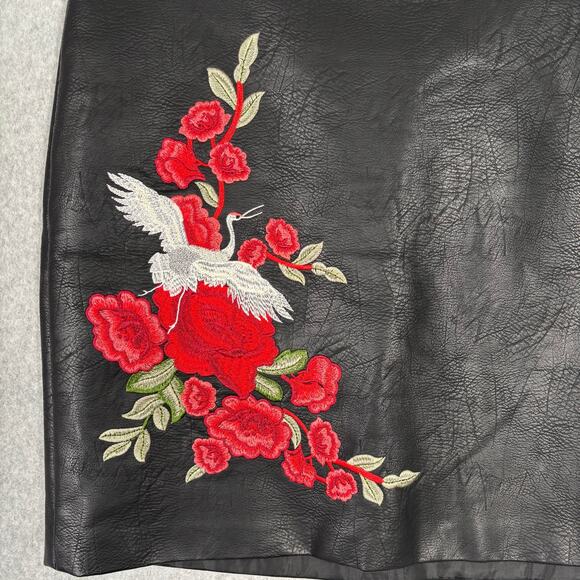 Jean Pascale Skirt Size 12 Mini Faux Leather Floral Embroidered Moto Witchy Boho - Picture 2 of 13